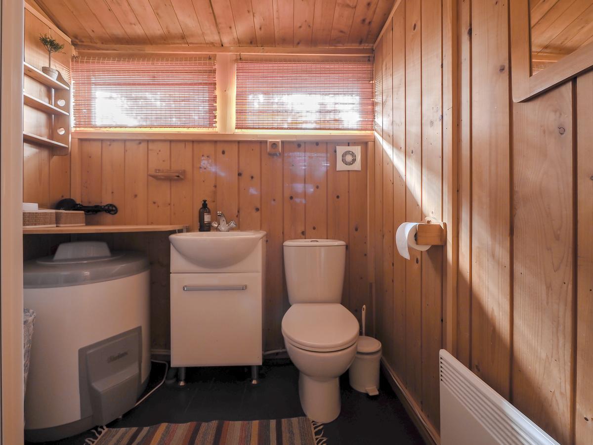 Lovely Cabin In The Capital Area With Hot Tube ハフナルフィヨルズゥル エクステリア 写真
